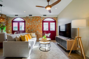 Beautiful 2BR with Balcony in Casco Viejo